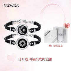 Totwoo Smart Couple Bracelet – Long Distance Touch Flash & Vibration Bracelet Set